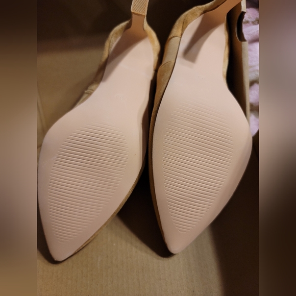 NIB ITS ALL ABOUT THE SEXY HEEL ELASTIC SIDE ZIPPER BOOTIE POINTED TOE S… - Picture 7 of 11